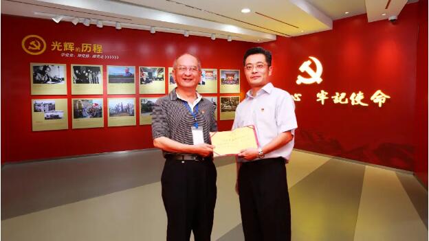家书话传承｜来自法尔胜泓昇集团周建松、周江父子的真诚对话