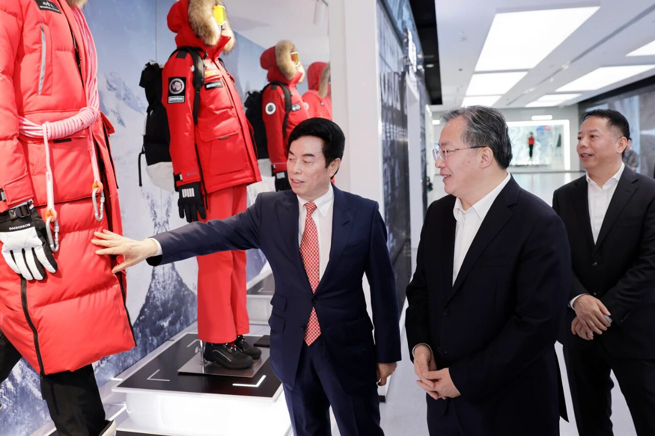  江苏省委常委、苏州市委 