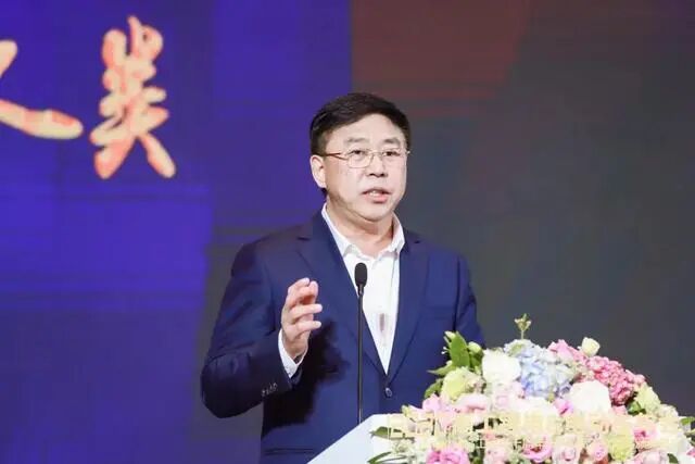  安徽前首富，持续“重仓 