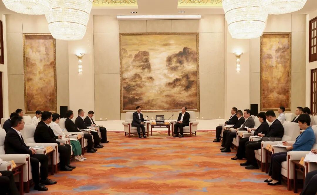  市委书记、市长会见刘强 